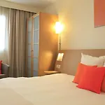 Novotel Centre Bord De Loire 4*