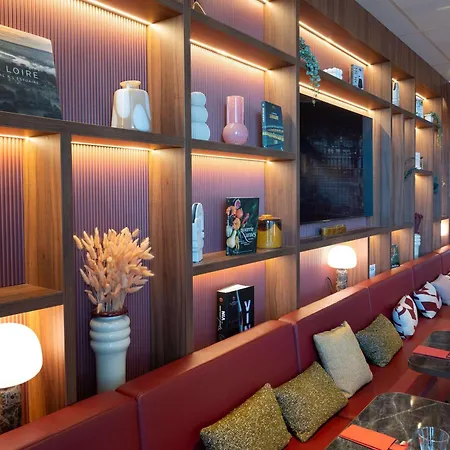 Novotel Centre Bord De Loire 4*
