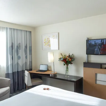Novotel Centre Bord De Loire Hotel 4*