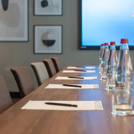 Отель Novotel Centre Bord De Loire