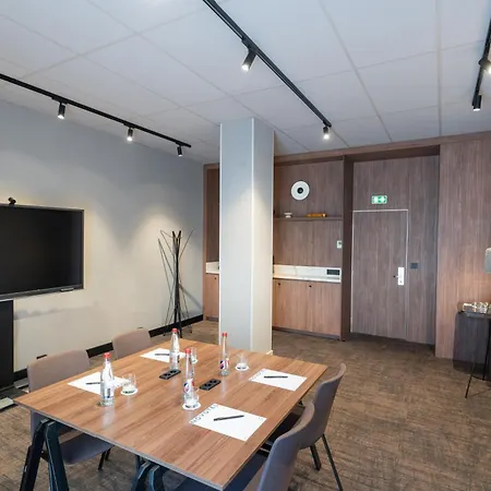 מלון Novotel Centre Bord De Loire 4*