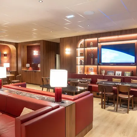 Novotel Centre Bord De Loire Hotel 4*