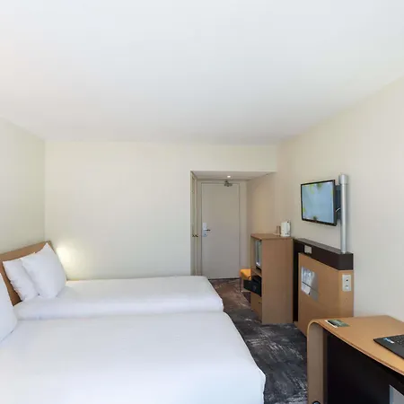 Отель Novotel Centre Bord De Loire