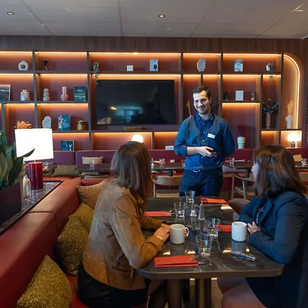 מלון Novotel Centre Bord De Loire 4*