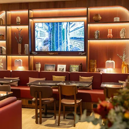 Novotel Centre Bord De Loire 4*