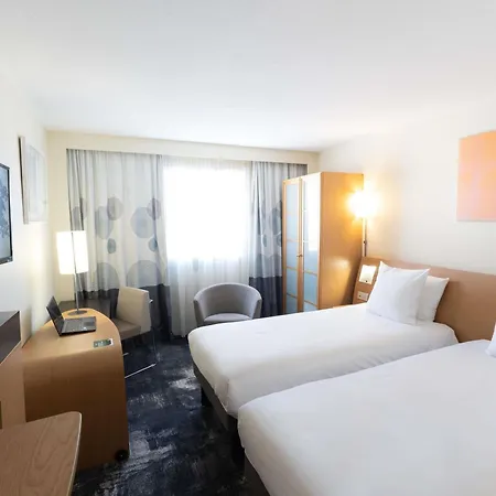 Novotel Centre Bord De Loire Hotel 4*