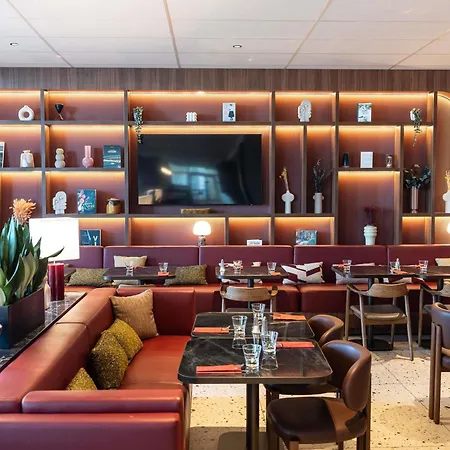 Novotel Centre Bord De Loire Отель 4*