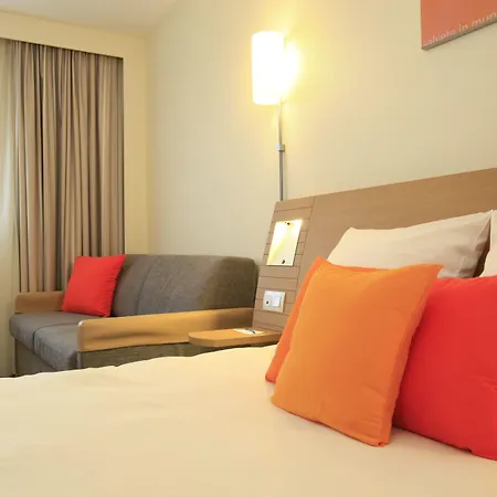 Novotel Centre Bord De Loire 4*