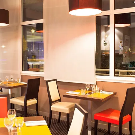 Novotel Centre Bord De Loire Hotel 4*