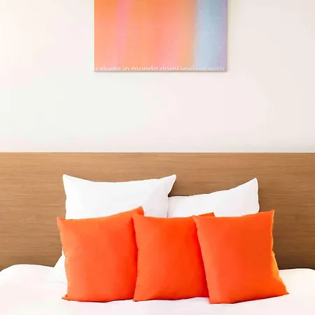 Novotel Centre Bord De Loire 4* נאנט