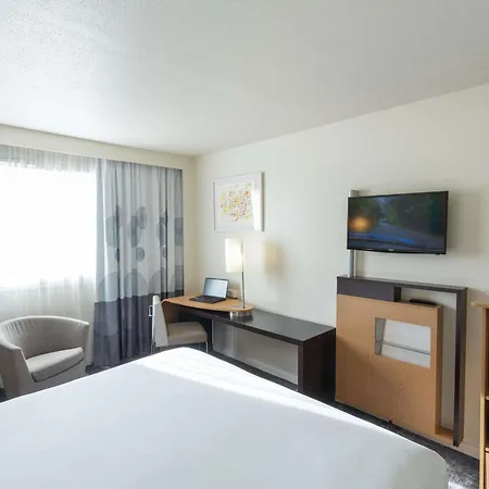 Novotel Centre Bord De Loire Hotel Nantes