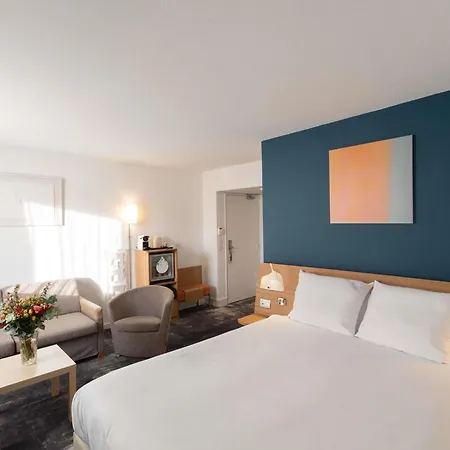 Novotel Centre Bord De Loire Hotel 4*