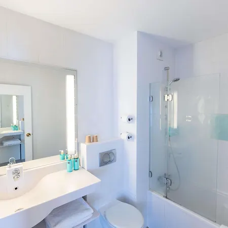Novotel Centre Bord De Loire מלון נאנט
