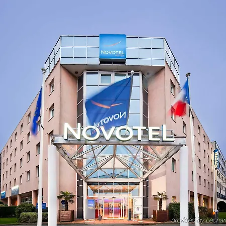 Novotel Centre Bord De Loire 4*