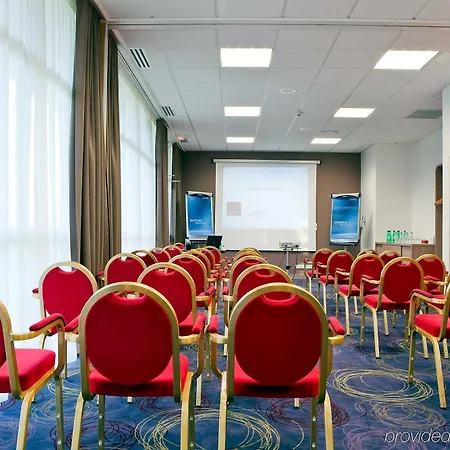 Novotel Centre Bord De Loire 4*