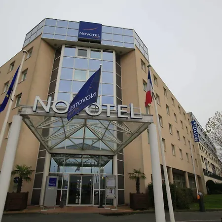 Hotel Novotel Centre Bord De Loire 4*