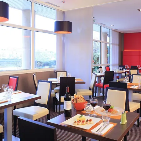 Novotel Centre Bord De Loire 4* Nantes