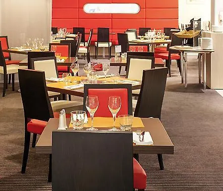 Novotel Centre Bord De Loire 4*