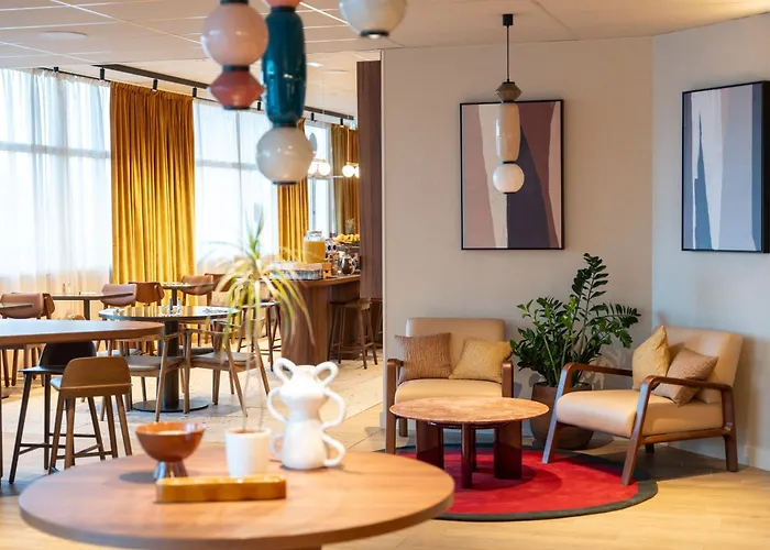 Novotel Centre Bord De Loire 4*