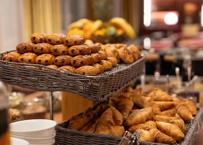 Novotel Centre Bord De Loire מלון 4*