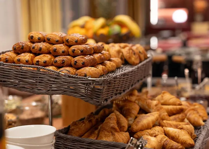 Novotel Centre Bord De Loire 4*