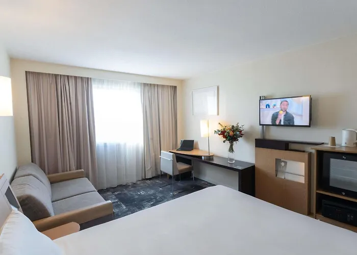 Novotel Centre Bord De Loire מלון