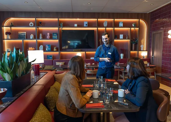 מלון Novotel Centre Bord De Loire 4*