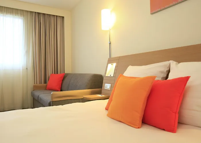 Novotel Centre Bord De Loire 4*