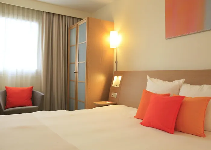 Novotel Centre Bord De Loire 4*