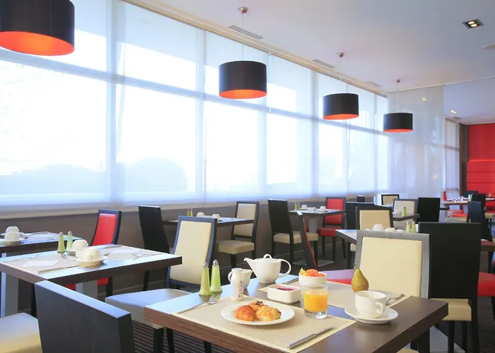 מלון Novotel Centre Bord De Loire