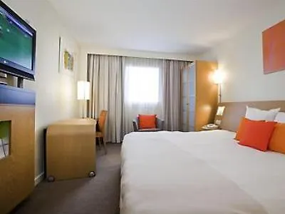 Novotel Centre Bord De Loire Hotel 4*