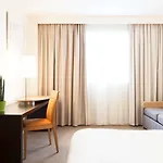 Novotel Centre Bord De Loire فندق