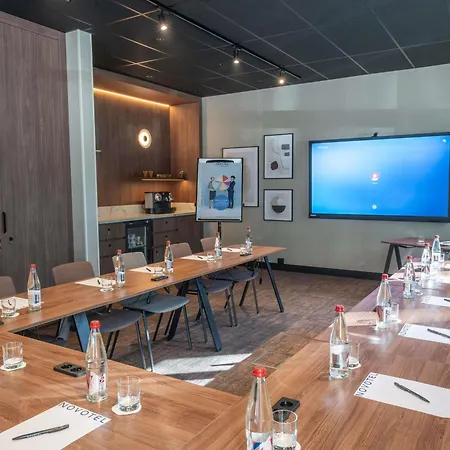 Novotel Centre Bord De Loire 4*