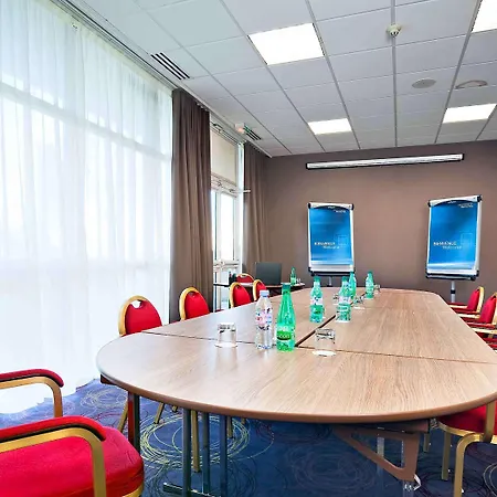 Novotel Centre Bord De Loire 4*